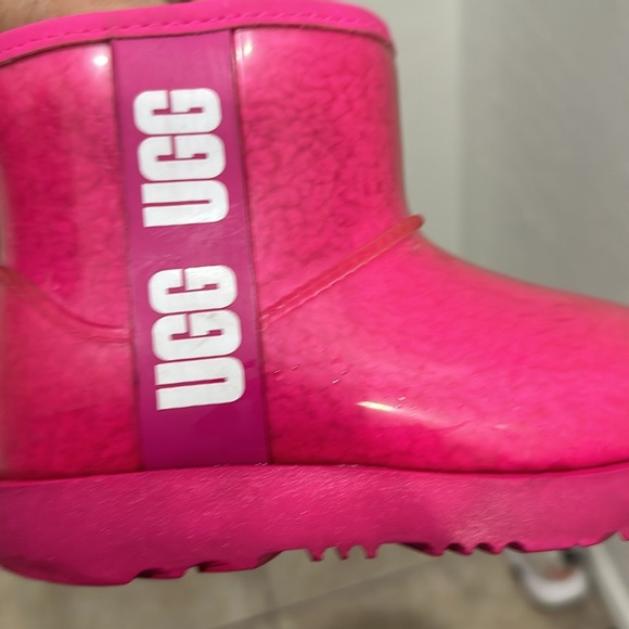 UGG 11C Boot - Picture 3 of 4